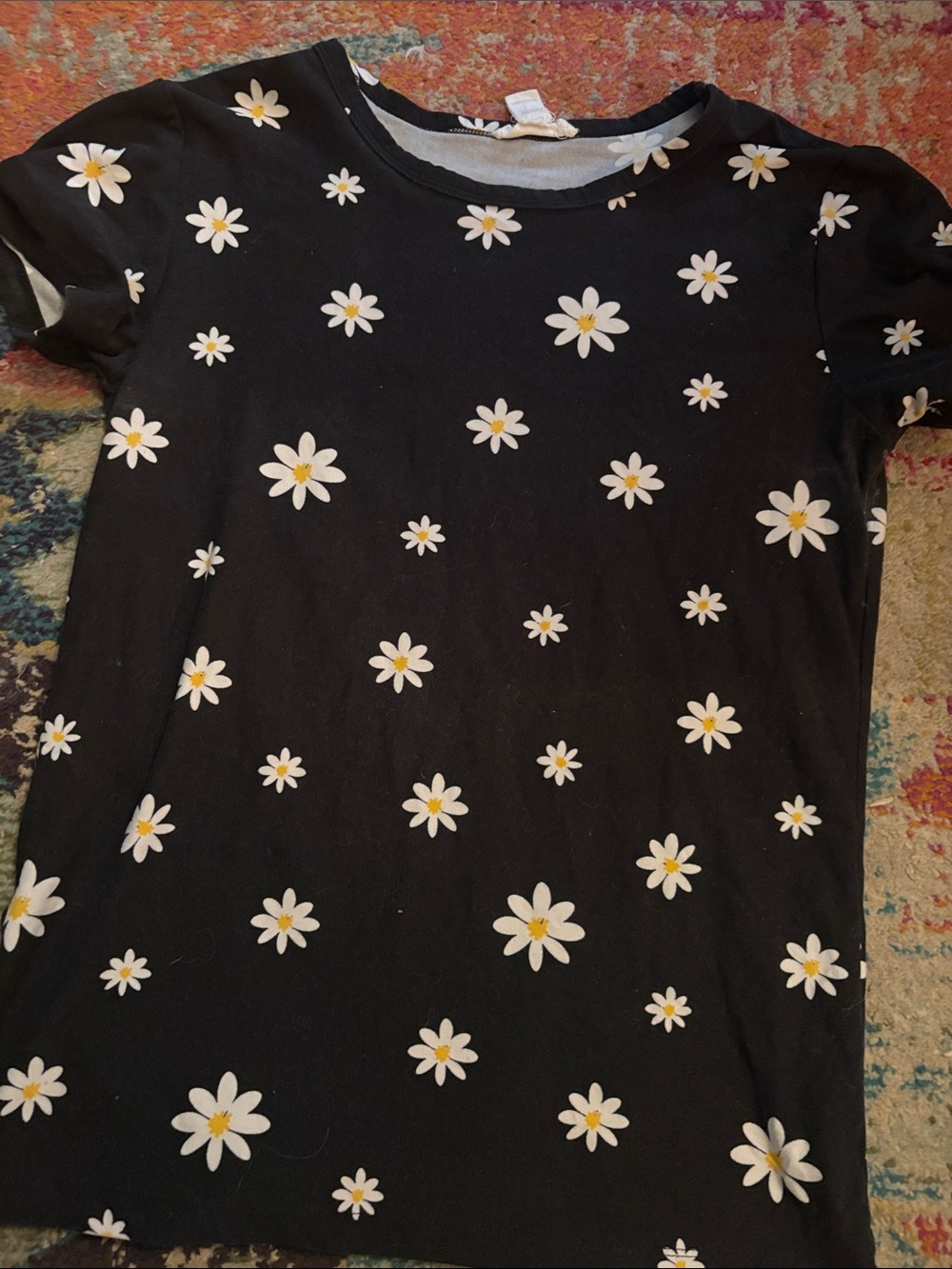 Black Daisy Print Short Sleeve Tee